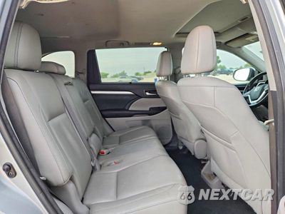 Zdjęcie 11 z 13 samochodu: 2017 TOYOTA HIGHLANDER XLE VIN:5TDJZRFHXHS373129 - miniatura