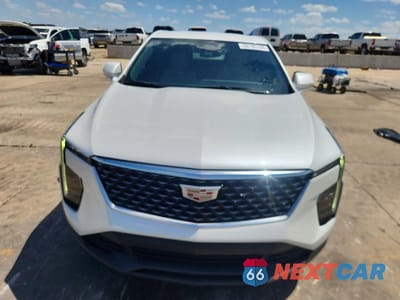 Piąte zdjęcie samochodu w środku: 2024 CADILLAC XT4 LUXURY VIN:1GYAZAR41RF129701 - miniatura