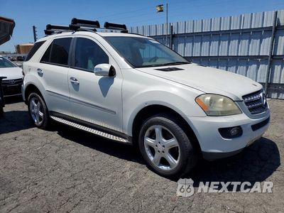 Czwarte zdjęcie samochodu z boku: 2008 MERCEDES-BENZ ML 350 VIN:4JGBB86E28A302881 - miniatura