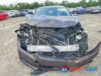 Piąte zdjęcie samochodu w środku: 2016 NISSAN ALTIMA 2.5 VIN:1N4AL3AP4GC127924 - miniatura