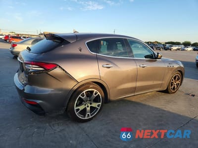 Trzecie zdjęcie samochodu z tyłu: 2023 MASERATI LEVANTE MODENA VIN:ZN661YUM3PX418605 - miniatura
