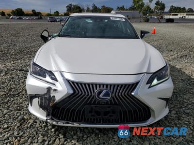 Piąte zdjęcie samochodu w środku: 2019 LEXUS ES 300H VIN:58AB21B15KU003684 - miniatura