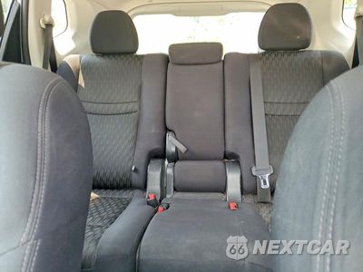 Zdjęcie 10 z 13 samochodu: 2017 NISSAN ROGUE SV VIN:5N1AT2MV0HC854716 - miniatura
