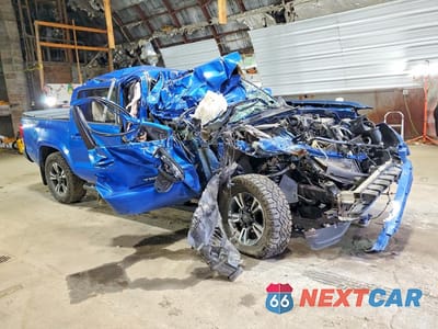 Czwarte zdjęcie samochodu z boku: 2018 TOYOTA TACOMA TRD SPORT VIN:3TMCZ5AN0JM160954 - miniatura