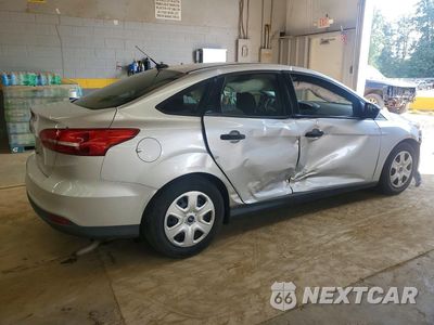 Trzecie zdjęcie samochodu z tyłu: 2016 FORD FOCUS S VIN:1FADP3E20GL376009 - miniatura