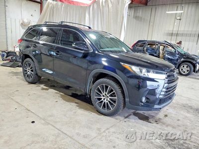 Czwarte zdjęcie samochodu z boku: 2018 TOYOTA HIGHLANDER SE VIN:5TDJZRFH2JS811924 - miniatura