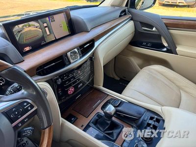 Zdjęcie 11 z 14 samochodu: 2017 LEXUS LX 570 VIN:JTJHY7AX1H4231829 - miniatura