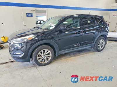2017 HYUNDAI TUCSON SE KM8J23A48HU381050 - główne zdjęcie licytacji z USA - miniatura