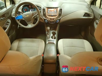 Zdjęcie 8 z 12 samochodu: 2018 CHEVROLET CRUZE LT VIN:1G1BE5SM0J7187099 - miniatura