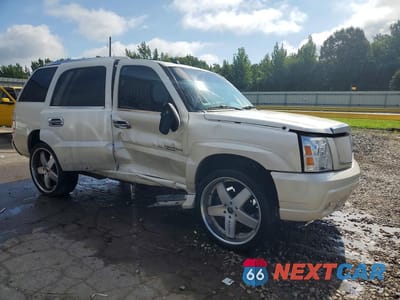 Czwarte zdjęcie samochodu z boku: 2004 CADILLAC ESCALADE LUXURY VIN:1GYEK63NX4R118935 - miniatura