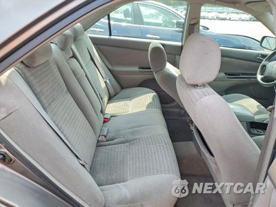 Zdjęcie 10 z 12 samochodu: 2005 TOYOTA CAMRY STANDARD VIN:4T1BE32K35U524815 - miniatura
