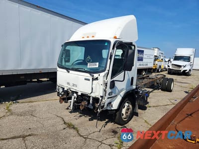 2019 ISUZU NRR - FLAT BED TRUCK JALE5W16XK7305933 - główne zdjęcie licytacji z USA - miniatura