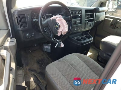 Zdjęcie 8 z 14 samochodu: 2023 CHEVROLET EXPRESS G2500 VIN:1GCWGAFP9P1145915 - miniatura
