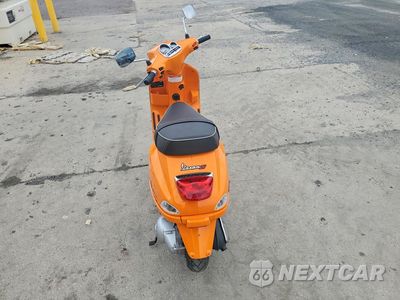 Czwarte zdjęcie samochodu z boku: 2011 VESPA LX 150IE VIN:ZAPM688F0B5400068 - miniatura