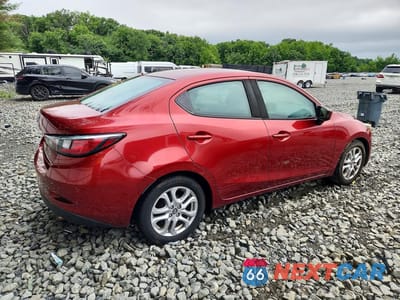 Trzecie zdjęcie samochodu z tyłu: 2018 TOYOTA YARIS IA BASE VIN:3MYDLBYVXJY326255 - miniatura