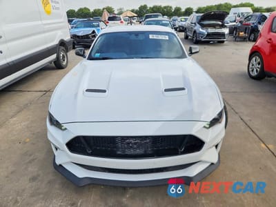 Piąte zdjęcie samochodu w środku: 2019 FORD MUSTANG GT VIN:1FA6P8CF4K5168904 - miniatura