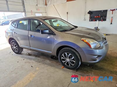Czwarte zdjęcie samochodu z boku: 2013 NISSAN ROGUE S VIN:JN8AS5MT3DW540157 - miniatura