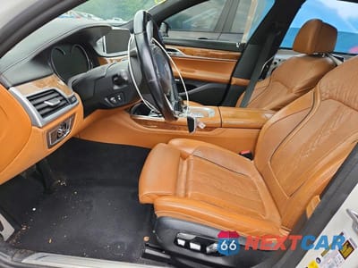 Zdjęcie 7 z 13 samochodu: 2018 BMW 750 XI VIN:WBA7F2C50JG423747 - miniatura