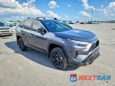 Czwarte zdjęcie samochodu z boku: 2024 TOYOTA RAV4 XSE VIN:4T3E6RFV9RU174525 - miniatura