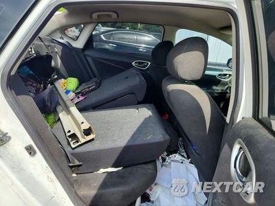 Zdjęcie 10 z 12 samochodu: 2015 NISSAN SENTRA SR VIN:3N1AB7AP4FY342443 - miniatura