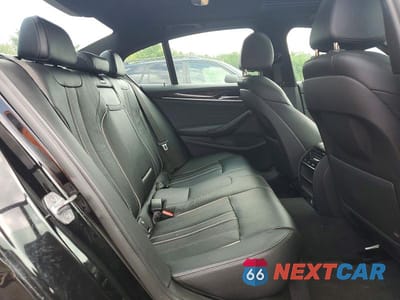 Zdjęcie 10 z 12 samochodu: 2018 BMW 530 XI VIN:WBAJA7C55JWA71730 - miniatura