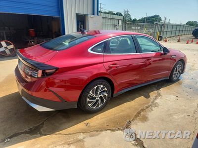 Trzecie zdjęcie samochodu z tyłu: 2026 HYUNDAI SONATA HYBRID BLUE VIN:KMHL24JJXTA143196 - miniatura
