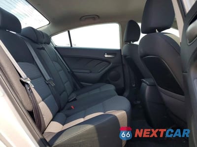 Zdjęcie 10 z 12 samochodu: 2017 KIA FORTE LX VIN:3KPFL4A78HE021637 - miniatura