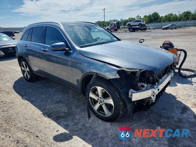 Czwarte zdjęcie samochodu z boku: 2017 MERCEDES-BENZ GLC 300 4MATIC VIN:WDC0G4KBXHF203708 - miniatura