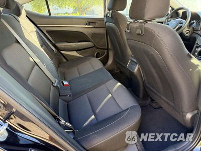 Zdjęcie 6 z 10 samochodu: 2018 HYUNDAI ELANTRA SEL VIN:5NPD84LF7JH286306 - miniatura