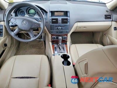 Zdjęcie 8 z 12 samochodu: 2011 MERCEDES-BENZ C 300 4MATIC VIN:WDDGF8BB6BR153156 - miniatura