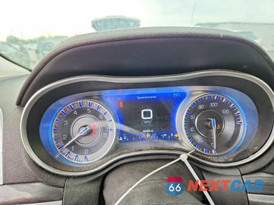 Zdjęcie 9 z 12 samochodu: 2021 CHRYSLER 300 TOURING VIN:2C3CCAAGXMH650403 - miniatura