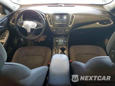 Zdjęcie 8 z 13 samochodu: 2017 CHEVROLET MALIBU LS VIN:1G1ZB5ST4HF247190 - miniatura
