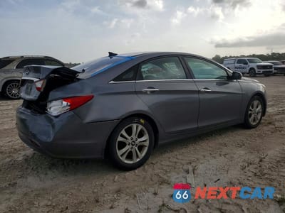 Trzecie zdjęcie samochodu z tyłu: 2013 HYUNDAI SONATA LIMITED VIN:5NPEC4ACXDH670810 - miniatura