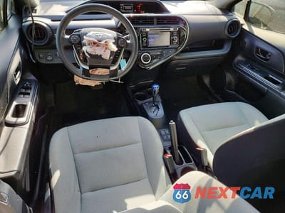 Zdjęcie 8 z 12 samochodu: 2018 TOYOTA PRIUS C ONE VIN:JTDKDTB36J1602998 - miniatura