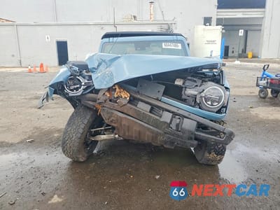 Piąte zdjęcie samochodu w środku: 2023 FORD BRONCO BASE VIN:1FMDE5BHXPLB29628 - miniatura
