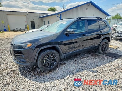 2023 JEEP CHEROKEE ALTITUDE LUX 1C4PJMMB4PD106520 - główne zdjęcie licytacji z USA - miniatura