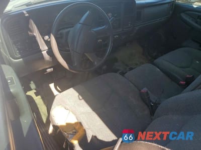 Zdjęcie 8 z 12 samochodu: 2005 CHEVROLET SILVERADO K2500 HEAVY DUTY VIN:1GCHK29UX5E310360 - miniatura