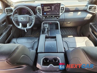Zdjęcie 8 z 12 samochodu: 2025 TOYOTA TUNDRA PLATINUM VIN:5TFNA5DB2SX285788 - miniatura