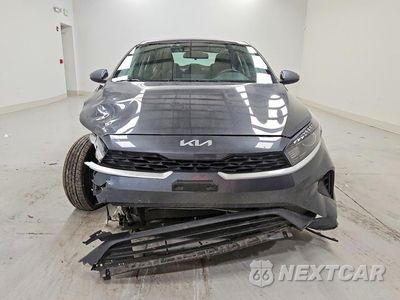 Piąte zdjęcie samochodu w środku: 2023 KIA FORTE LX VIN:3KPF24AD5PE685885 - miniatura