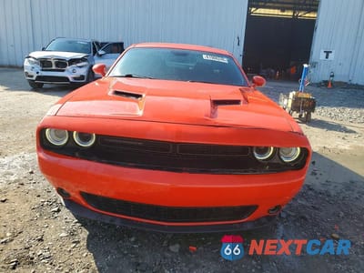 Piąte zdjęcie samochodu w środku: 2018 DODGE CHALLENGER SXT VIN:2C3CDZAG6JH118699 - miniatura