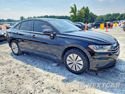 Czwarte zdjęcie samochodu z boku: 2020 VOLKSWAGEN JETTA S VIN:3VWCB7BU5LM027922 - miniatura
