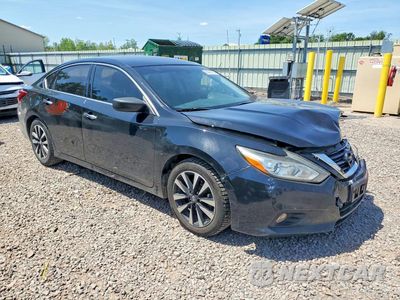 Czwarte zdjęcie samochodu z boku: 2018 NISSAN ALTIMA 2.5/S/SV/SL/SR VIN:1N4AL3AP3JC295402 - miniatura