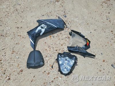 Zdjęcie 9 z 10 samochodu: 2025 SUZUKI GSX-R600 VIN:JS1GN7FA0S7100645 - miniatura
