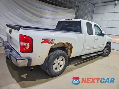 Trzecie zdjęcie samochodu z tyłu: 2009 CHEVROLET SILVERADO K1500 LT VIN:1GCEK29009Z285760 - miniatura