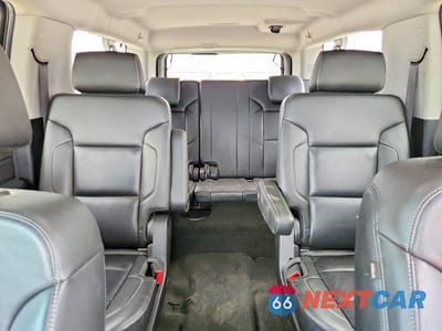 Zdjęcie 10 z 13 samochodu: 2018 CHEVROLET SUBURBAN K1500 LT VIN:1GNSKHKC8JR317859 - miniatura