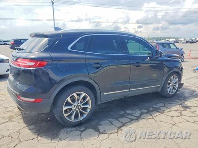 Trzecie zdjęcie samochodu z tyłu: 2017 LINCOLN MKC SELECT VIN:5LMCJ2C96HUL27659 - miniatura