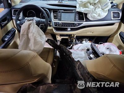 Zdjęcie 8 z 13 samochodu: 2019 TOYOTA HIGHLANDER XLE VIN:5TDJZRFH3KS724681 - miniatura