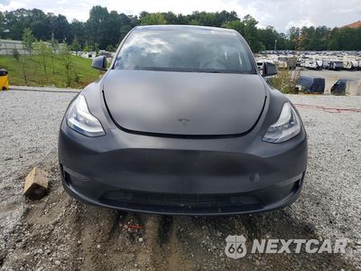 Piąte zdjęcie samochodu w środku: 2021 TESLA MODEL Y VIN:5YJYGDEEXMF125055 - miniatura
