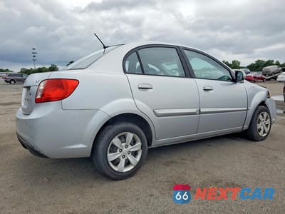 Trzecie zdjęcie samochodu z tyłu: 2011 KIA RIO LX VIN:KNADH4A35B6949373 - miniatura