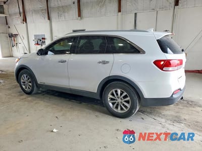 Drugie zdjęcie samochodu z przodu: 2016 KIA SORENTO LX V6 VIN:5XYPGDA51GG039017 - miniatura